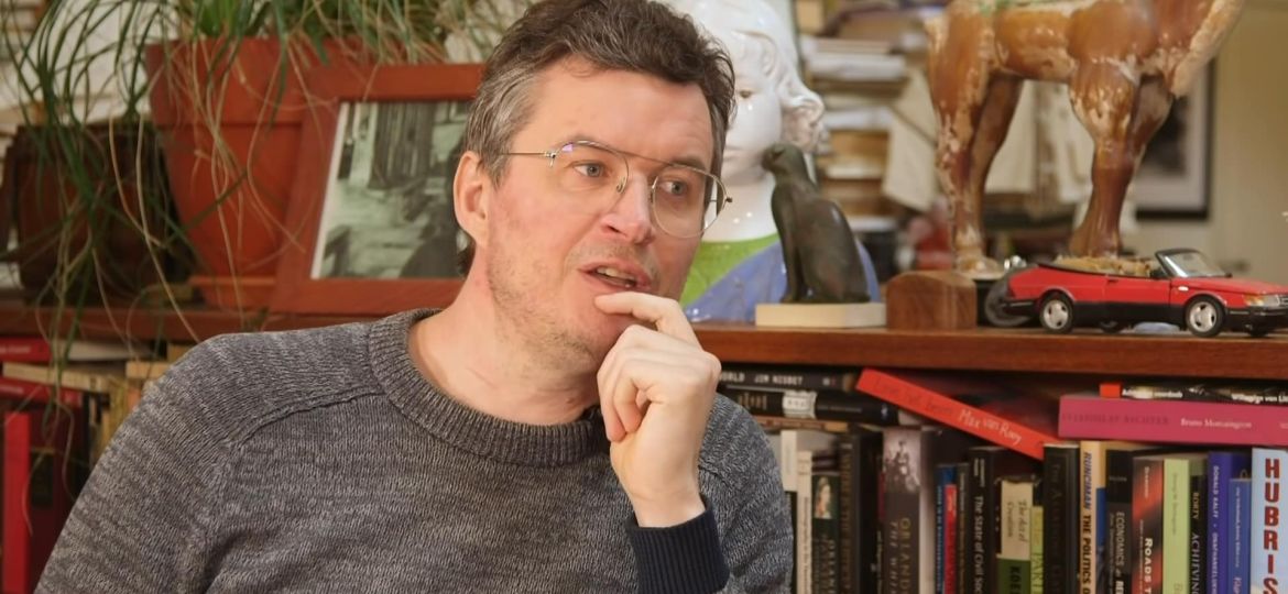 Een conversatie over totalitarisme en verzet tussen Mattias Desmet en Karel van Wolferen