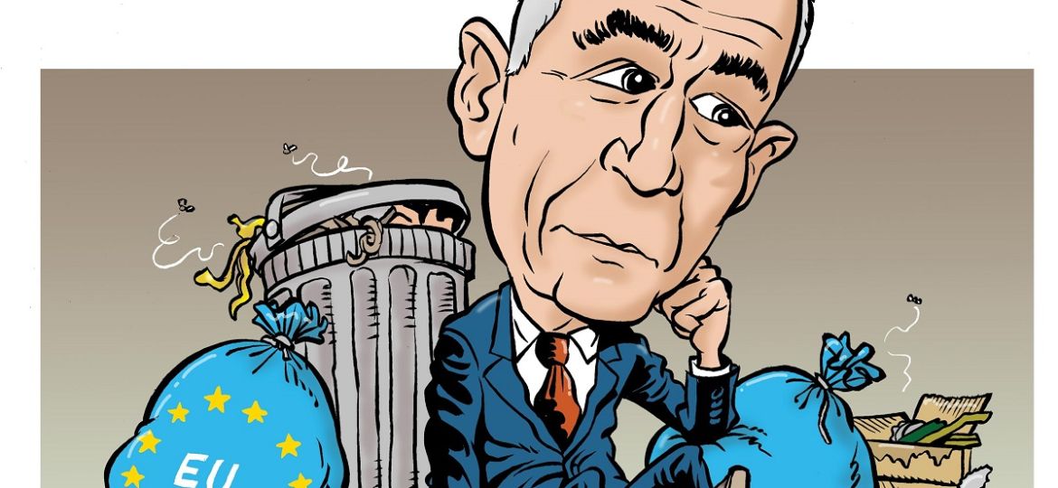 110 De EU bijl in Roemenie╠ês bureaucratie